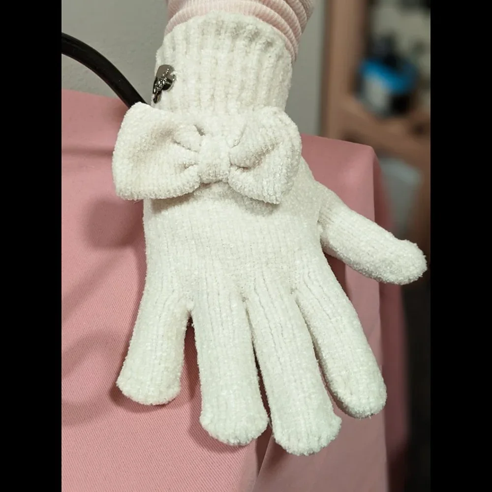 Betsey Johnson White/Cream Gloves with Oversized Bow Size OS - Picture 3 of 4